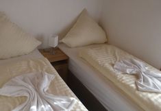 Others 2 Kleines Ferienhaus