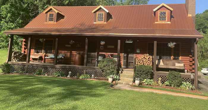 Others Log Cabin in the Field