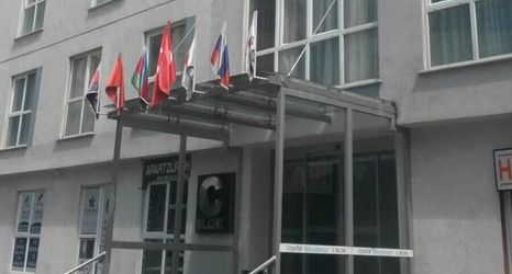 Lain-lain 2 Pin Suites