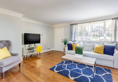 Others Light & Airy Family Home