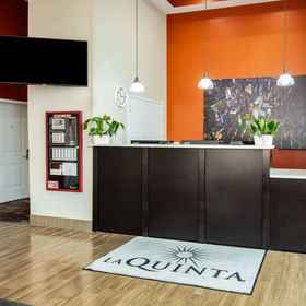 Lobby 1 ลากินตา อินน์แอนด์สวีทส์ บายวินด์แฮม ลองไอแลนด์ซิตี้, โรงแรม & ที่พัก Hunters Point Avenue