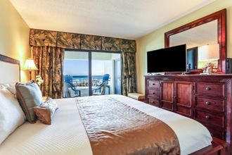 Khác 4 A116-amelia-surf-and-racquet