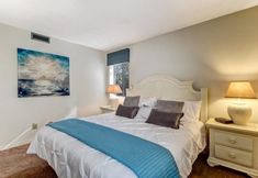 Others 3 2072 Beachwood Villa