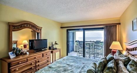 Others 2 B147-amelia-surf-and-racquet