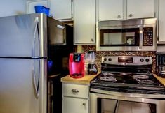 Lain-lain 5 B147-amelia-surf-and-racquet