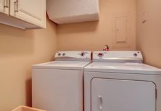 Khác 2 1031-captains-court