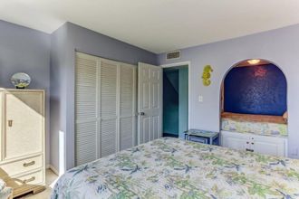 Others 4 1110 Beach Walker