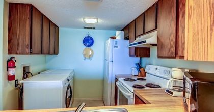 Others 4 B153-amelia-surf-and-racquet