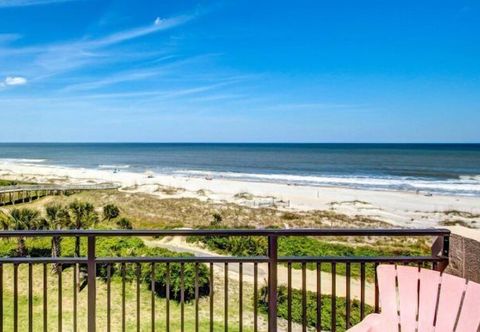 Others 1196-beach-walker