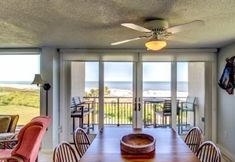 Others 4 1196-beach-walker