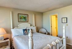 Others 2 1105-beach-walker