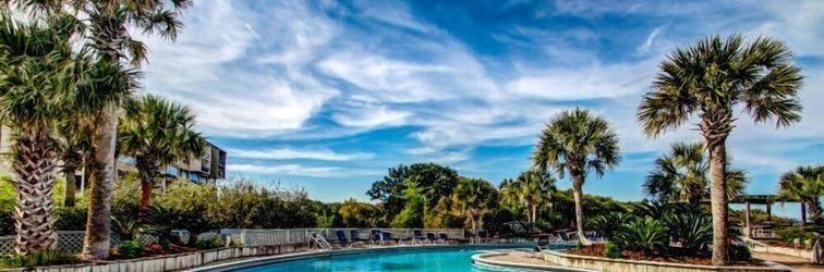 Others 1105-beach-walker