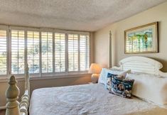 Others 4 1105-beach-walker