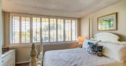 Others 4 1105-beach-walker