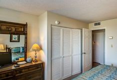 Others 7 1105-beach-walker