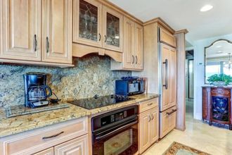 Khác 4 704-sailmaker