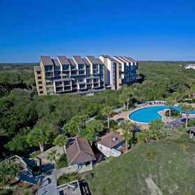 Primary image 1 1141 Beachwalker, Hotel Nassau County