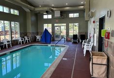 その他 2 Comfort Inn & Suites Creswell