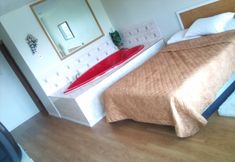 Others 5 Rainbow Motor Inn - By the Falls