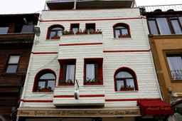 Ararat Hotel, Rp 1.108.379