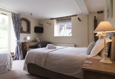 Others 7 The White Horse Inn