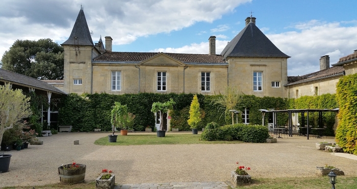 Khác Château Fleur de Roques