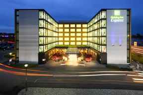 Holiday Inn Express Zurich Airport, an IHG Hotel