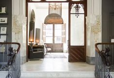 기타 2 L'Avenida Hotel