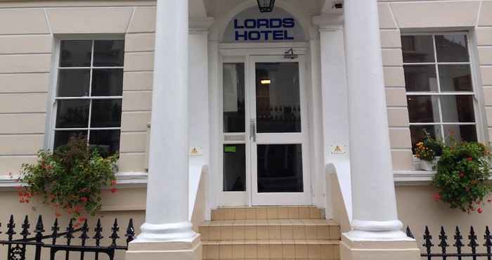 Khác Lords Hotel