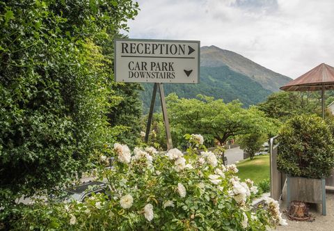 Others Coronation Lodge