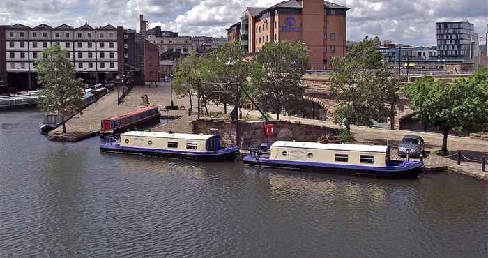 อื่นๆ Houseboat Hotels