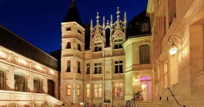 Others Hotel de Bourgtheroulde, Autograph Collection