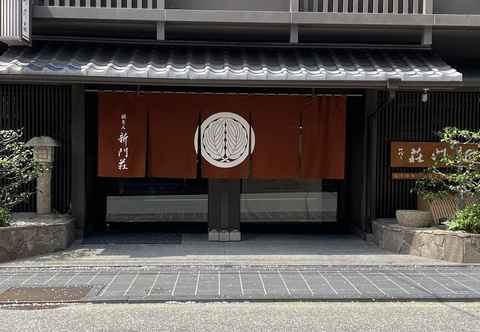 Lainnya Gion Shinmonso