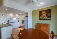 อื่นๆ 2 Coolum Seaside