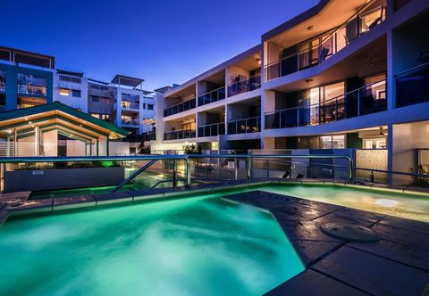 อื่นๆ Coolum Seaside