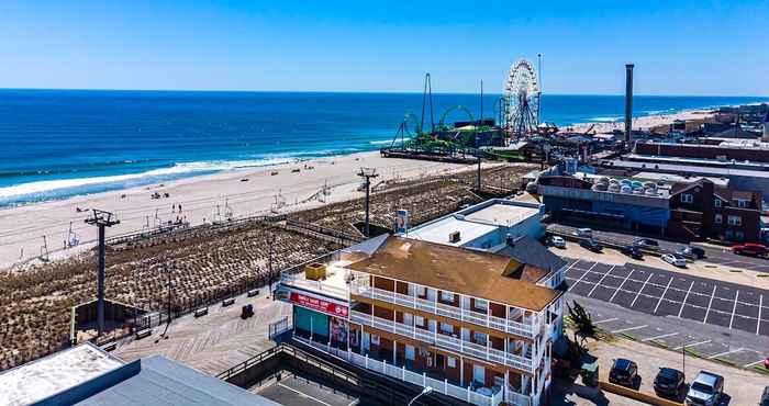 Others Boardwalk Hotel Charlee & Beach House Rentals