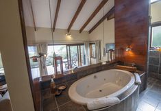 Others 6 Elephant Hide of Knysna Guest Lodge