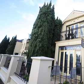 Primary image 1 Banyan Place, Warrnambool Hotels