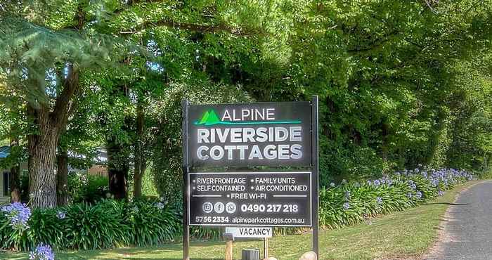 อื่นๆ Alpine Riverside Cottages