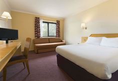 อื่นๆ 5 Days Inn by Wyndham Taunton