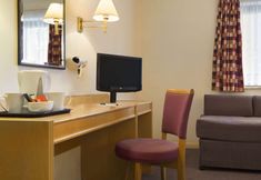 อื่นๆ 6 Days Inn by Wyndham Taunton