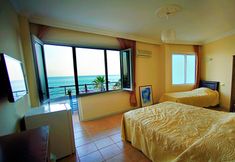 Lain-lain 5 Veran Hotel Beach Club Restaurant