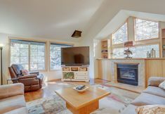 Others 5 Pet-Friendly 13 Ollalie Home features Double Car Garage by RedAwning