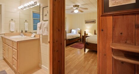 Others 2 Mirror Pond 2 Bedroom Bungalow by RedAwning