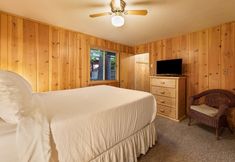 Others 5 Mirror Pond 2 Bedroom Bungalow by RedAwning