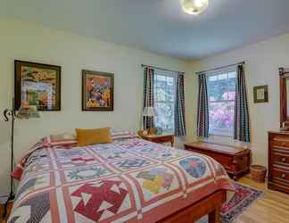 Lainnya 2 Living Color 2 Bedroom Home by Redawning