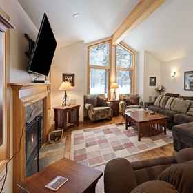 Primary image 1 9 후두 홈, XBOX 360 및 프라이빗 핫텁 있음 바이 레드어닝, Big Leaf Lane 6 호텔