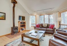 Others 3 7 Cedar Private Cul-de-sac include Hot Tub with Forest View by RedAwning