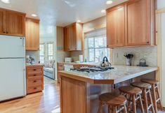 其他 7 3 Mt Baker Peaceful Lodge Style Home With Private Hot Tub and BBQ on the Patio by Redawning