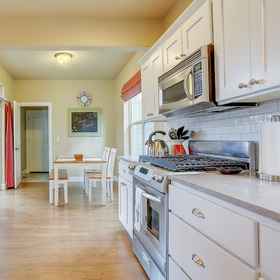 Primary image1Aspen Ridge 三臥室住宅 by RedAwning,中俄勒冈社区学院飯店